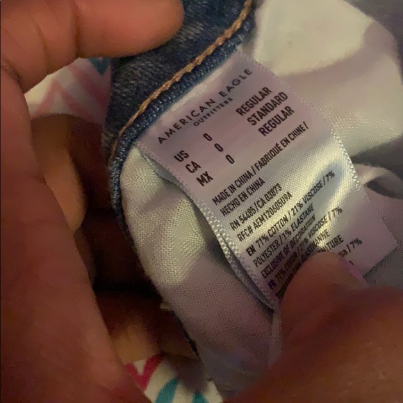 American Eagle Ripped Jeans - Picture 3 of 4